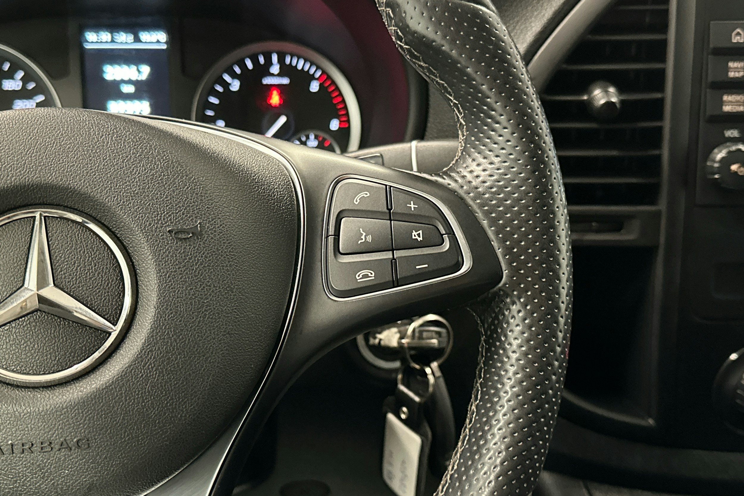 vihreä Mercedes-Benz Vito 2021 kuva 7.