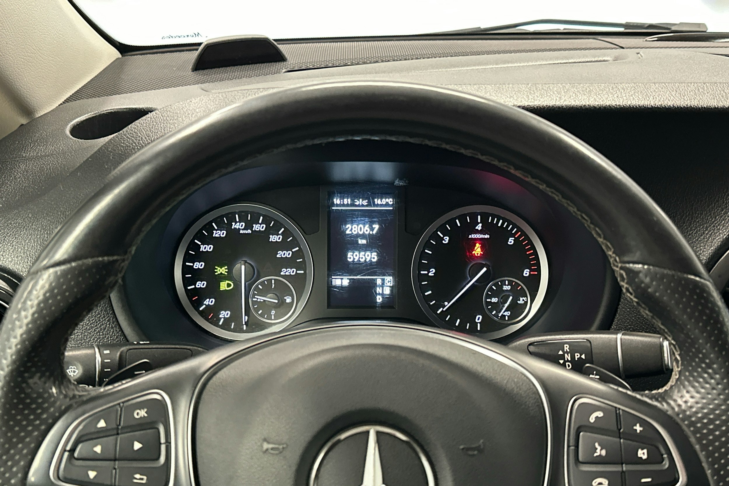 vihreä Mercedes-Benz Vito 2021 kuva 11.