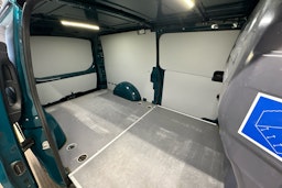vihreä Mercedes-Benz Vito 2021 kuva 20.