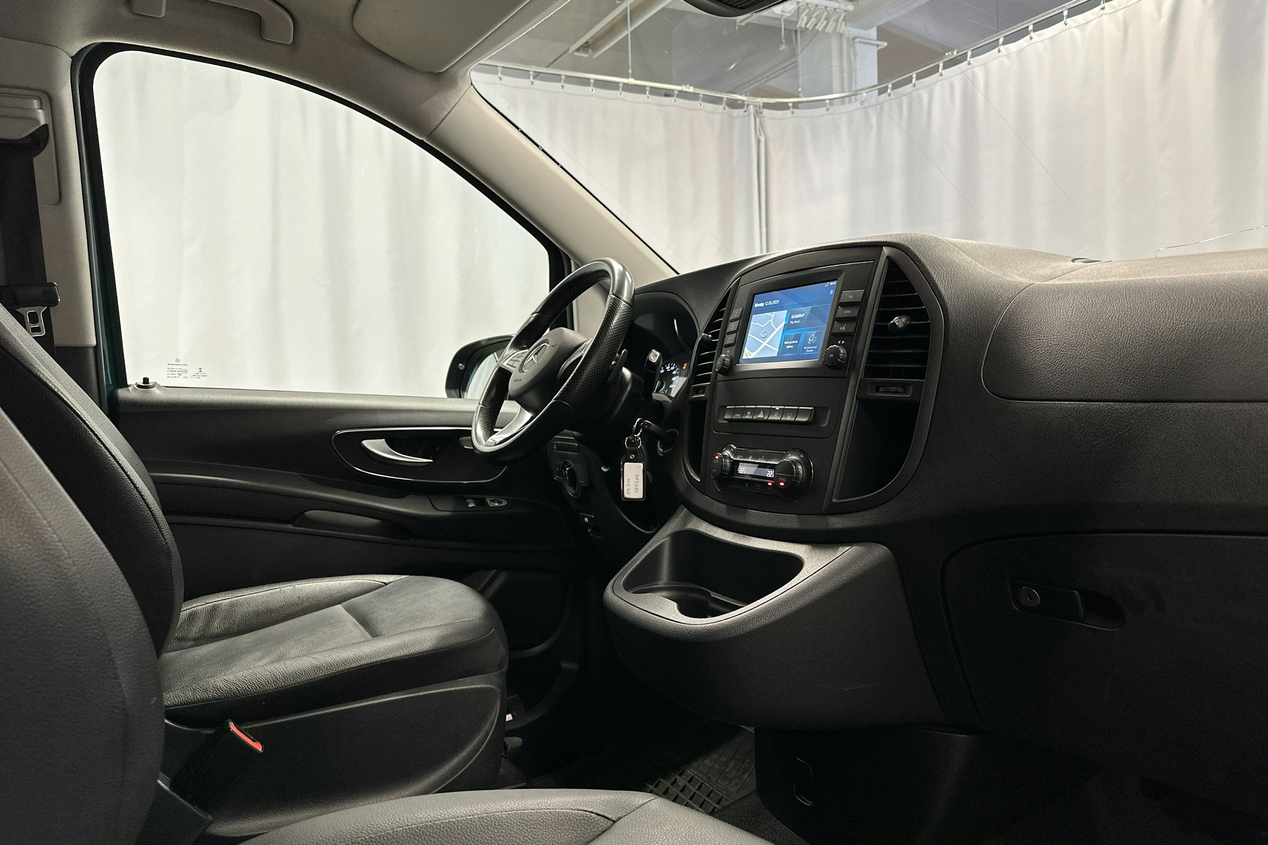 vihreä Mercedes-Benz Vito 2021 kuva 6.