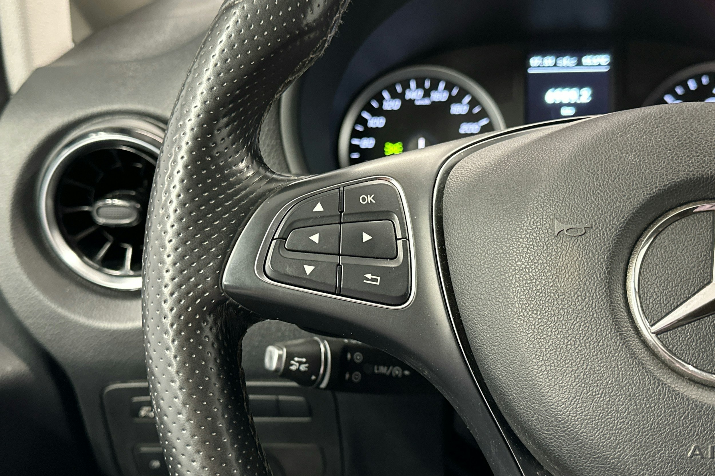 vihreä Mercedes-Benz Vito 2021 kuva 7.
