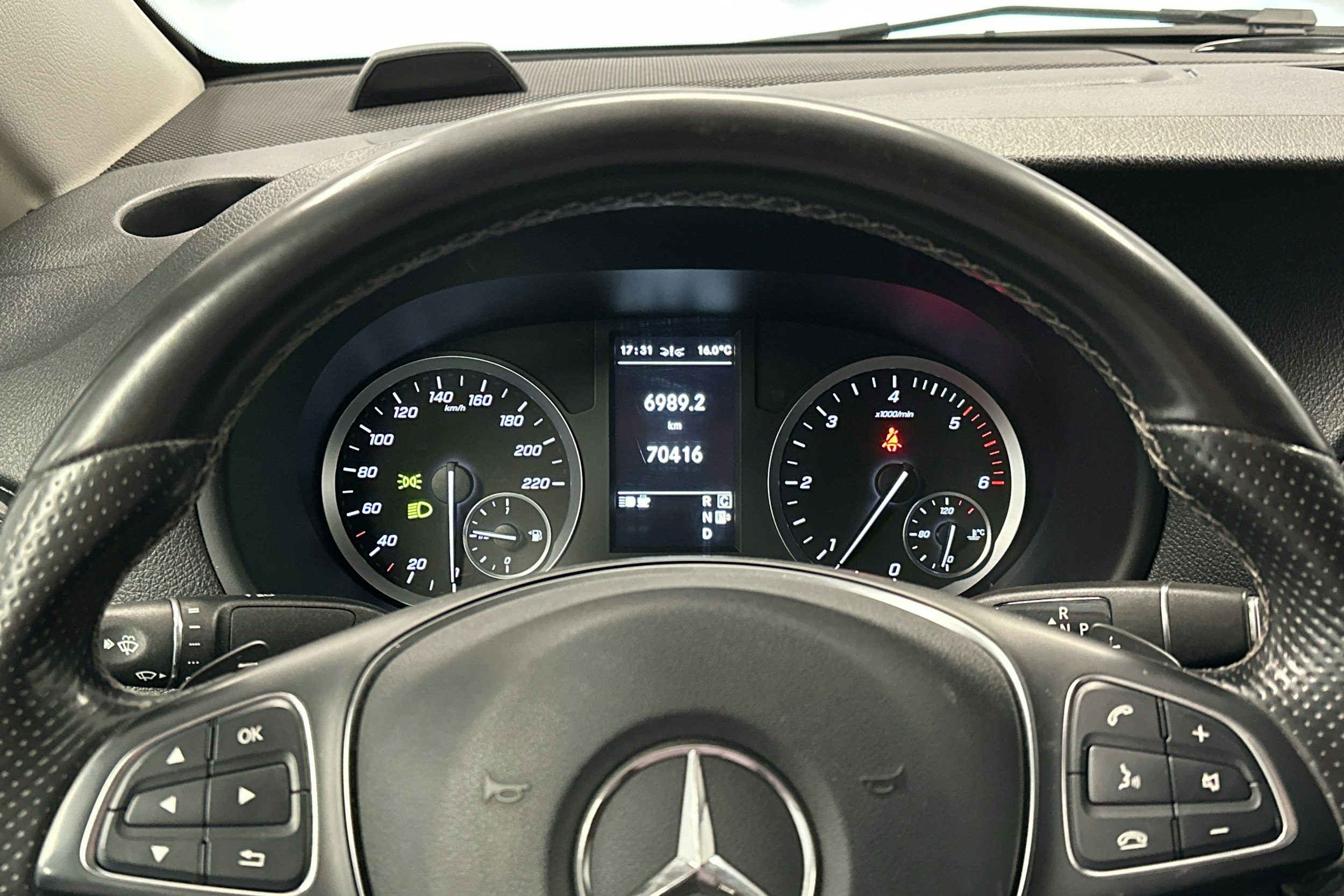 vihreä Mercedes-Benz Vito 2021 kuva 11.
