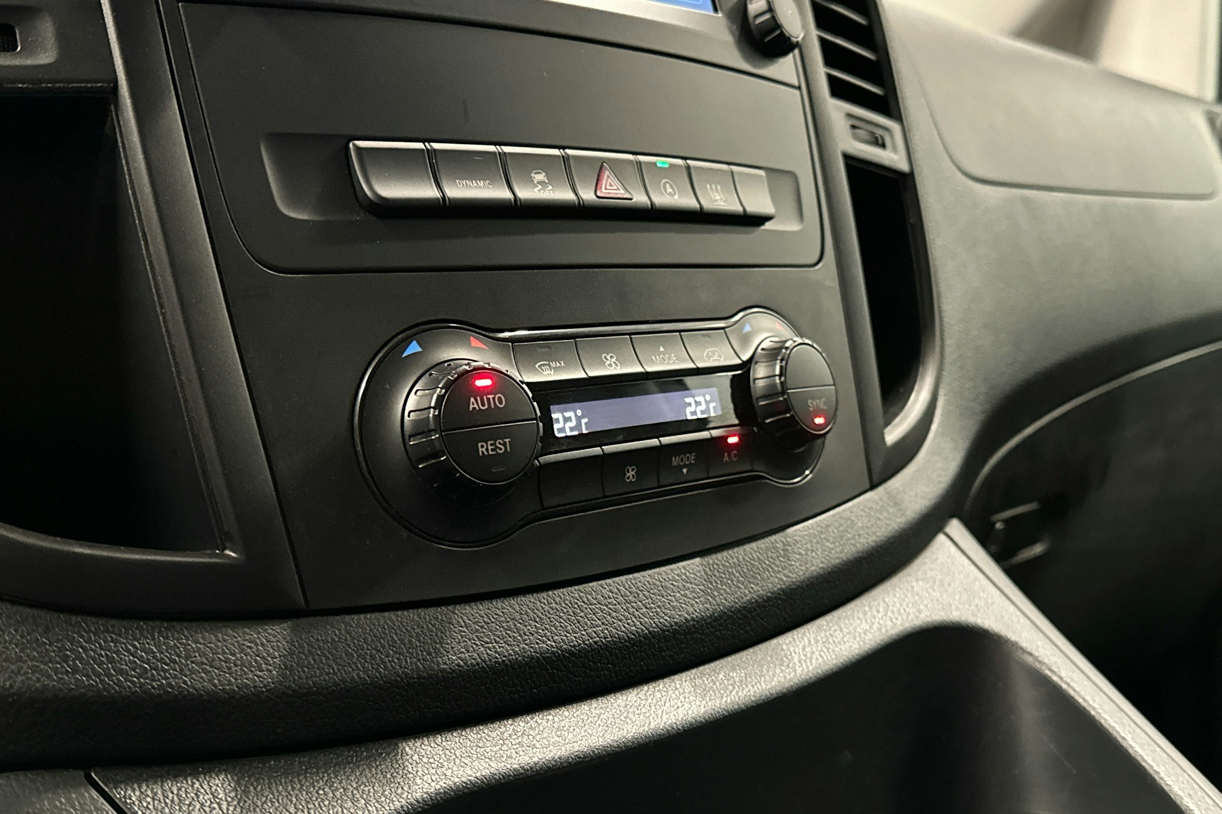 vihreä Mercedes-Benz Vito 2021 kuva 15.