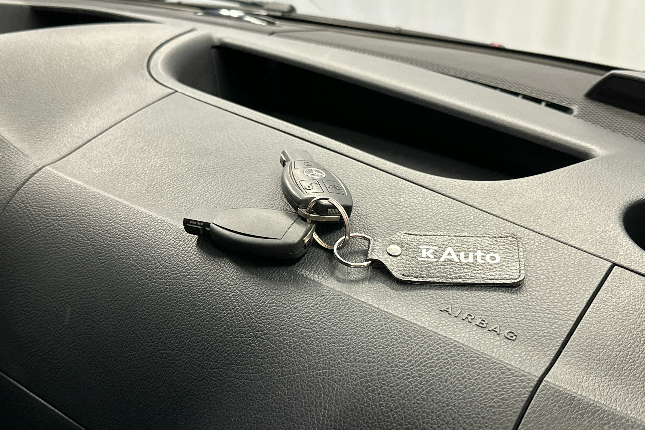 vihreä Mercedes-Benz Vito 2021 kuva 22.