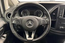 valkoinen Mercedes-Benz Vito 2021 kuva 7.