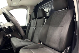 valkoinen Mercedes-Benz Vito 2021 kuva 8.