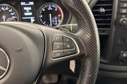 valkoinen Mercedes-Benz Vito 2021 kuva 11.