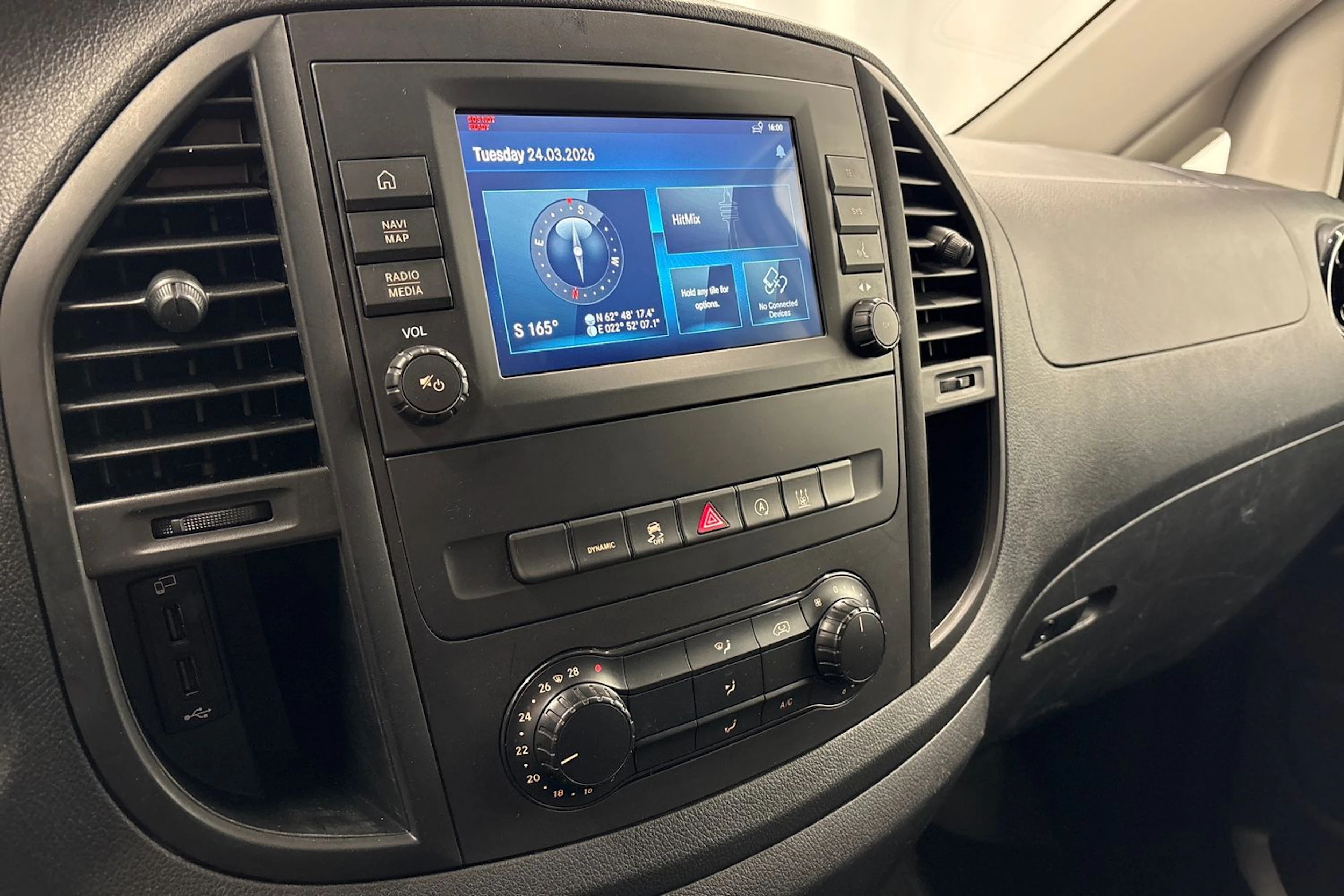 valkoinen Mercedes-Benz Vito 2021 kuva 12.