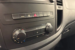 valkoinen Mercedes-Benz Vito 2021 kuva 13.