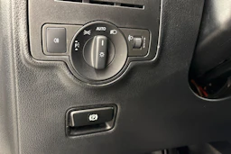 valkoinen Mercedes-Benz Vito 2021 kuva 17.