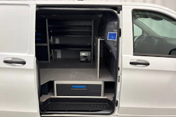 valkoinen Mercedes-Benz Vito 2021 kuva 21.