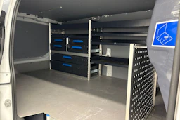 valkoinen Mercedes-Benz Vito 2021 kuva 22.