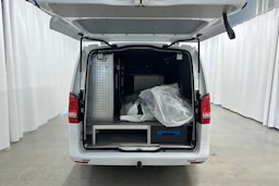 valkoinen Mercedes-Benz Vito 2021 kuva 29.