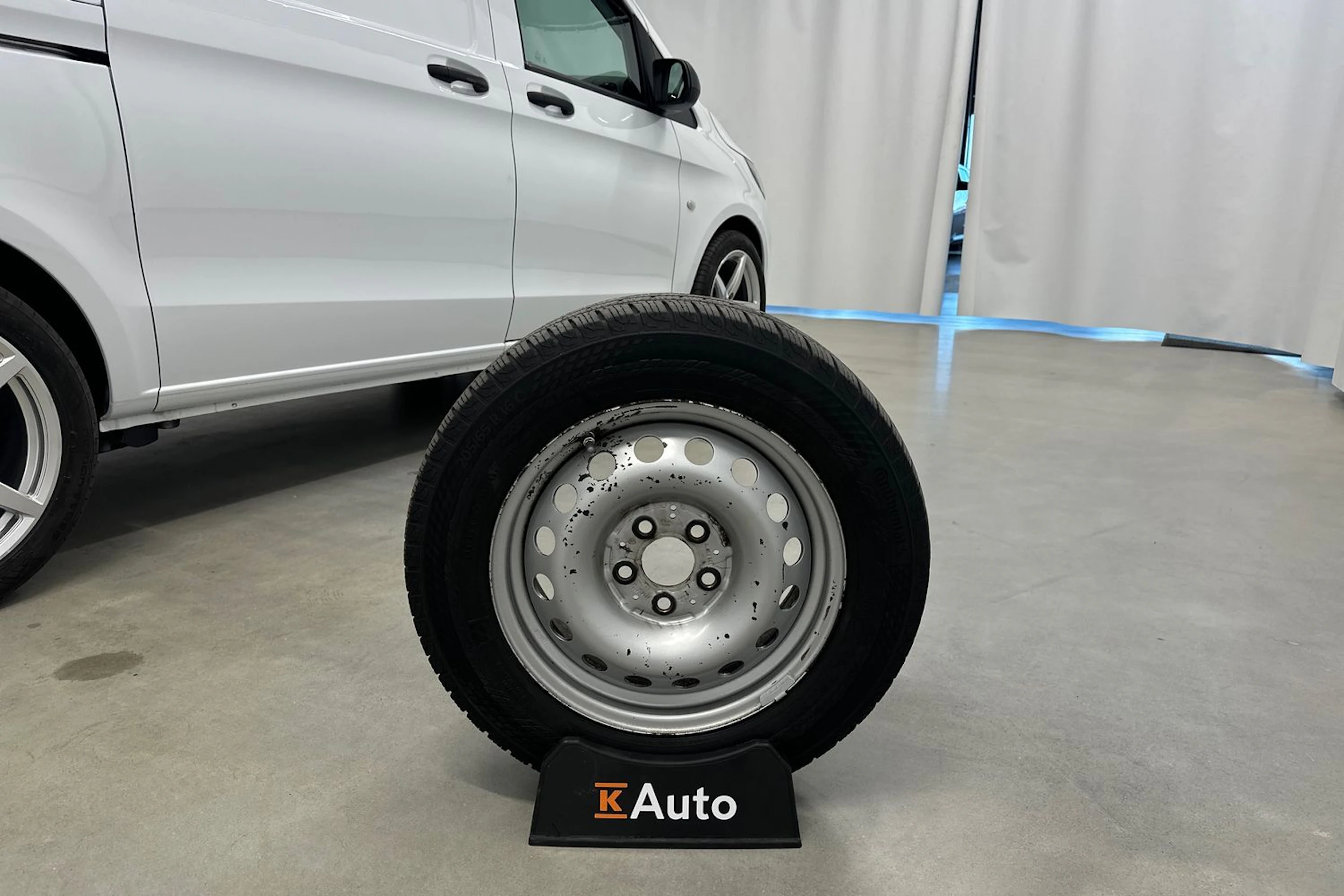 valkoinen Mercedes-Benz Vito 2021 kuva 35.