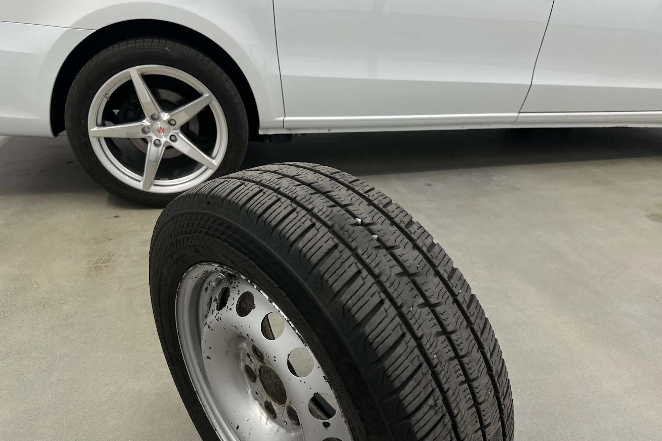 valkoinen Mercedes-Benz Vito 2021 kuva 36.