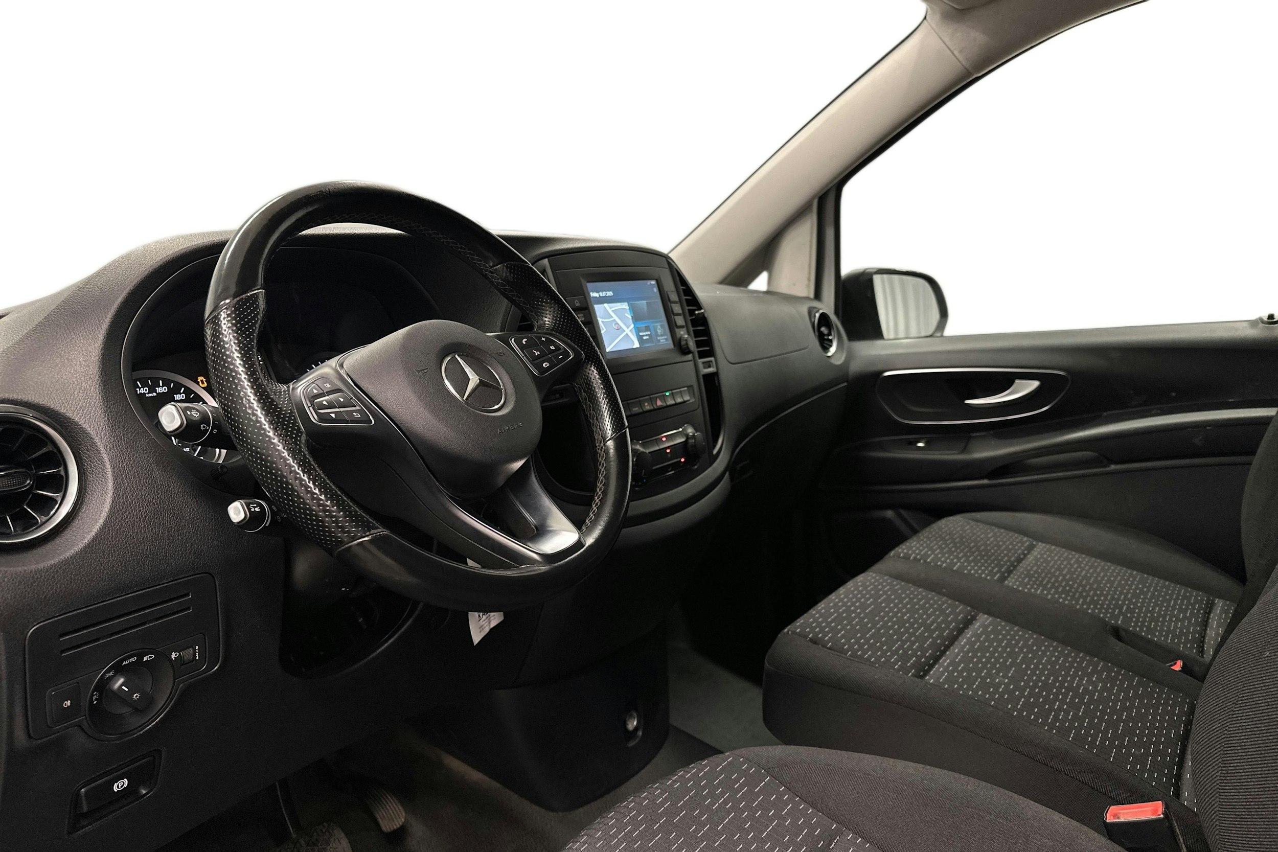 valkoinen Mercedes-Benz Vito 2021 kuva 6.