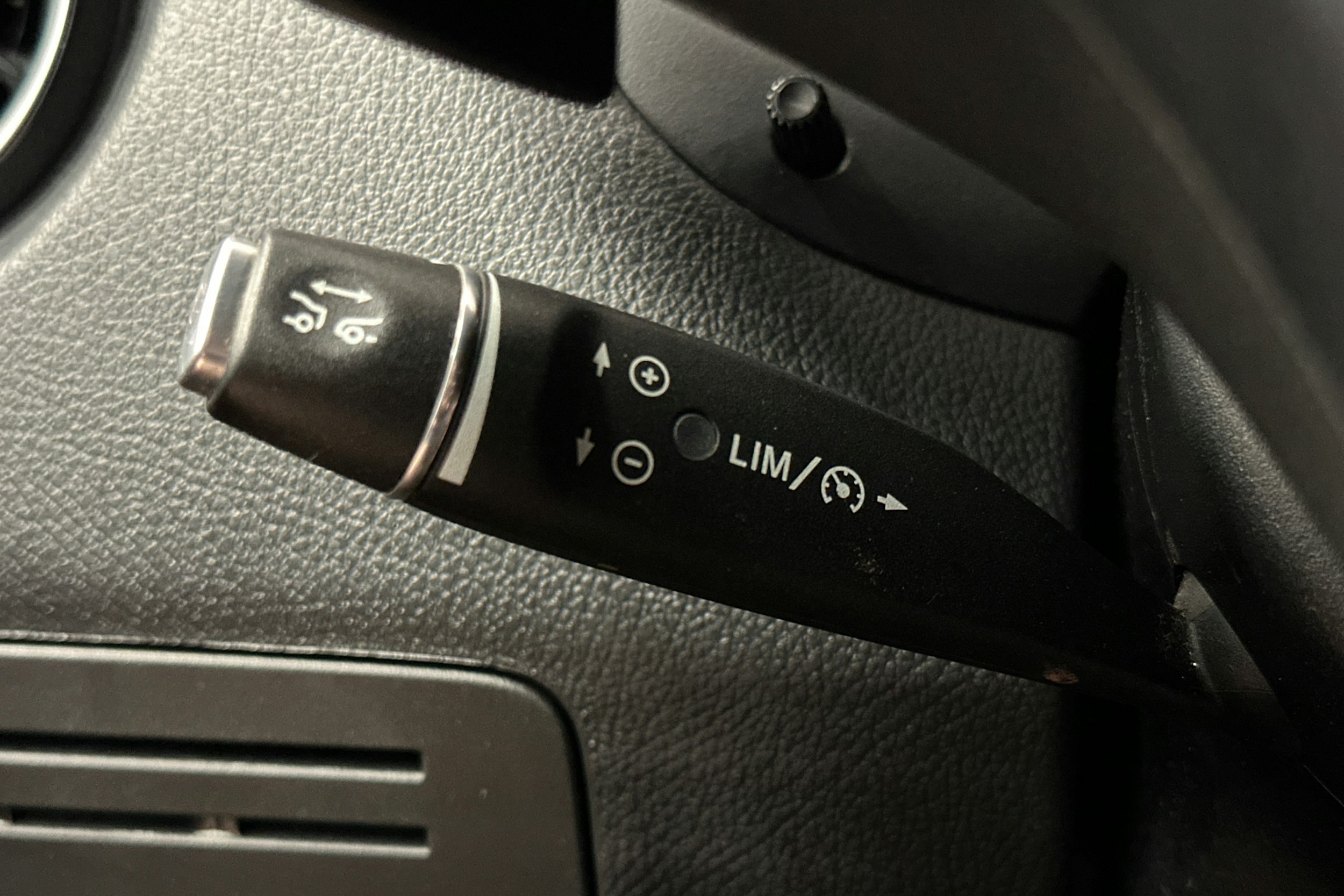 valkoinen Mercedes-Benz Vito 2021 kuva 15.