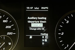 valkoinen Mercedes-Benz Vito 2021 kuva 18.