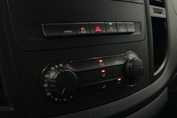 valkoinen Mercedes-Benz Vito 2021 kuva 23.
