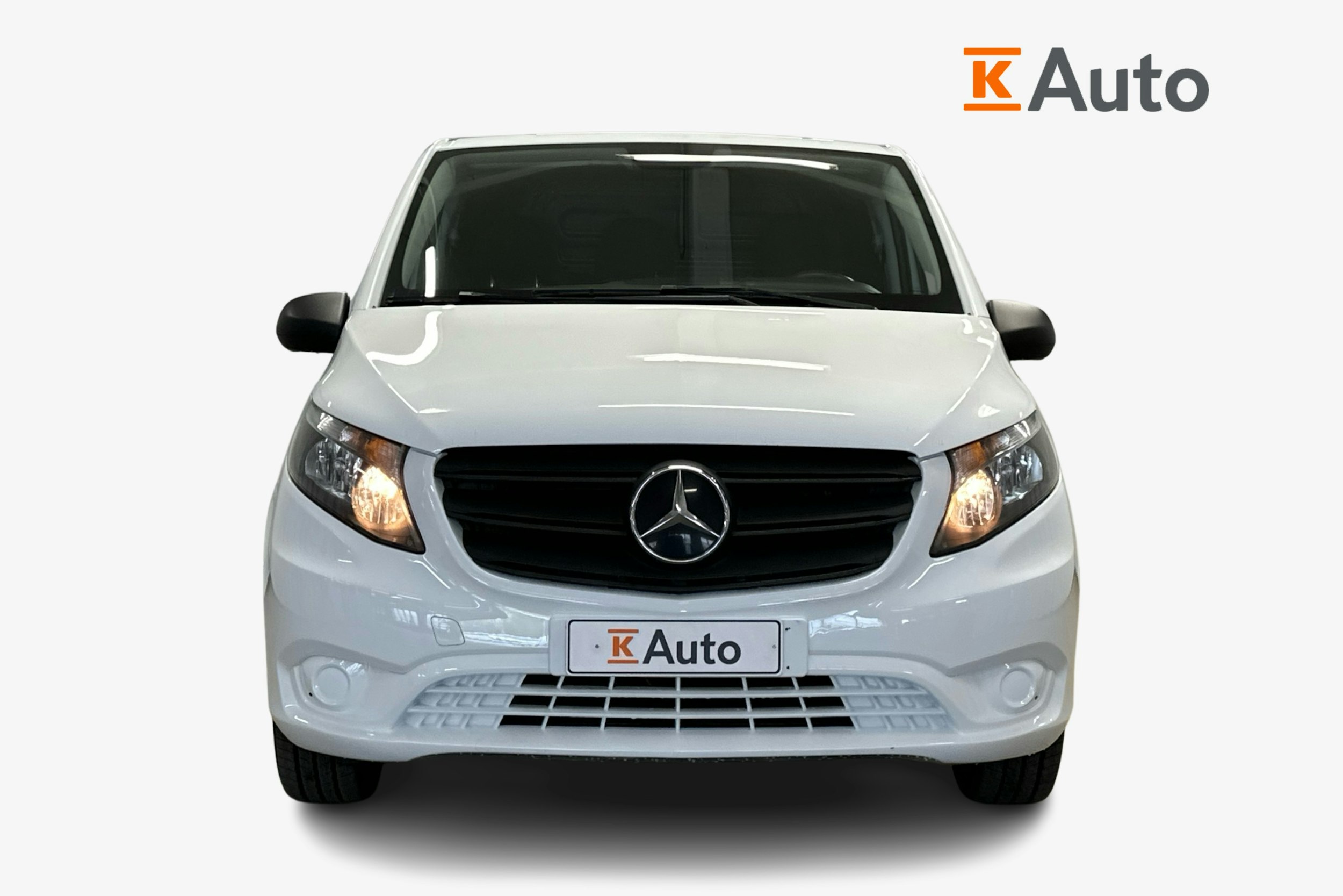 valkoinen Mercedes-Benz Vito 2021 kuva 4.