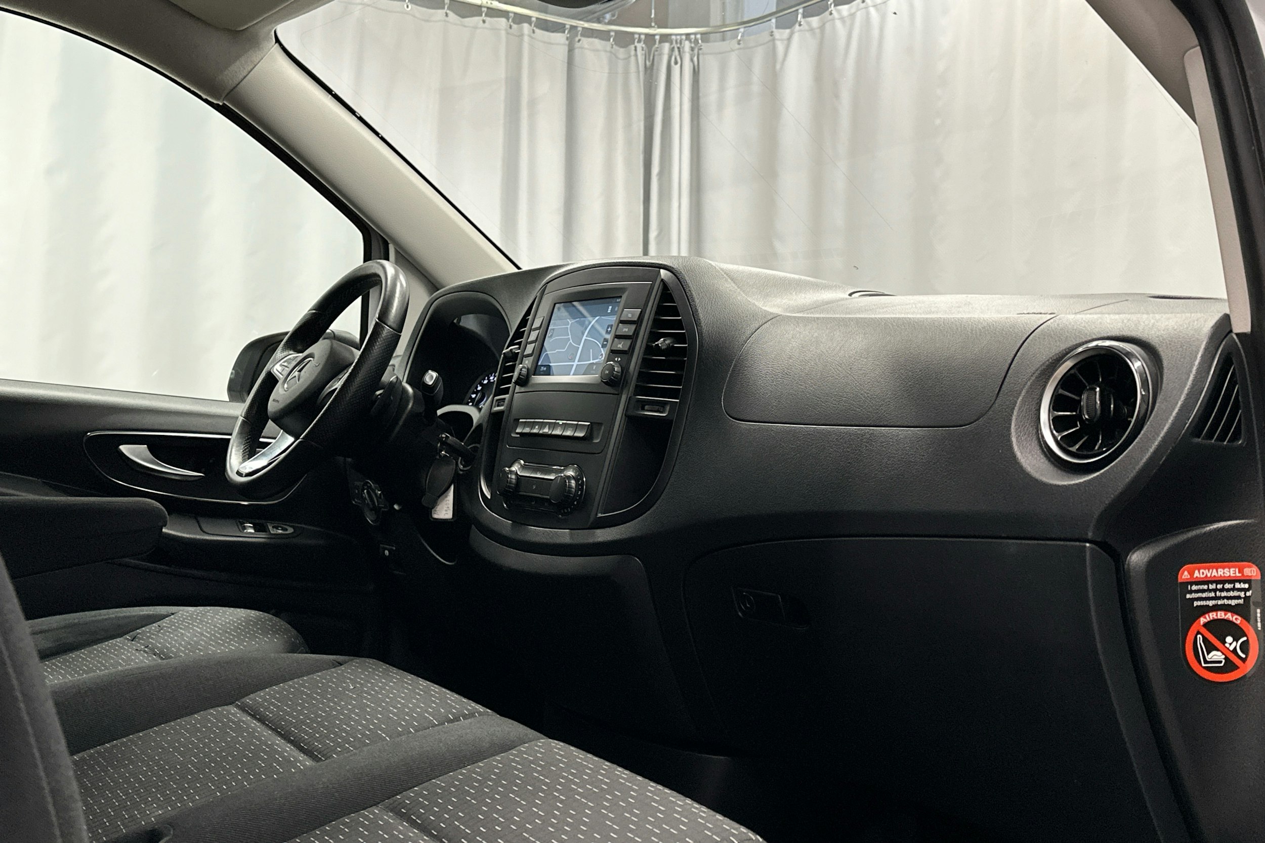 valkoinen Mercedes-Benz Vito 2021 kuva 7.