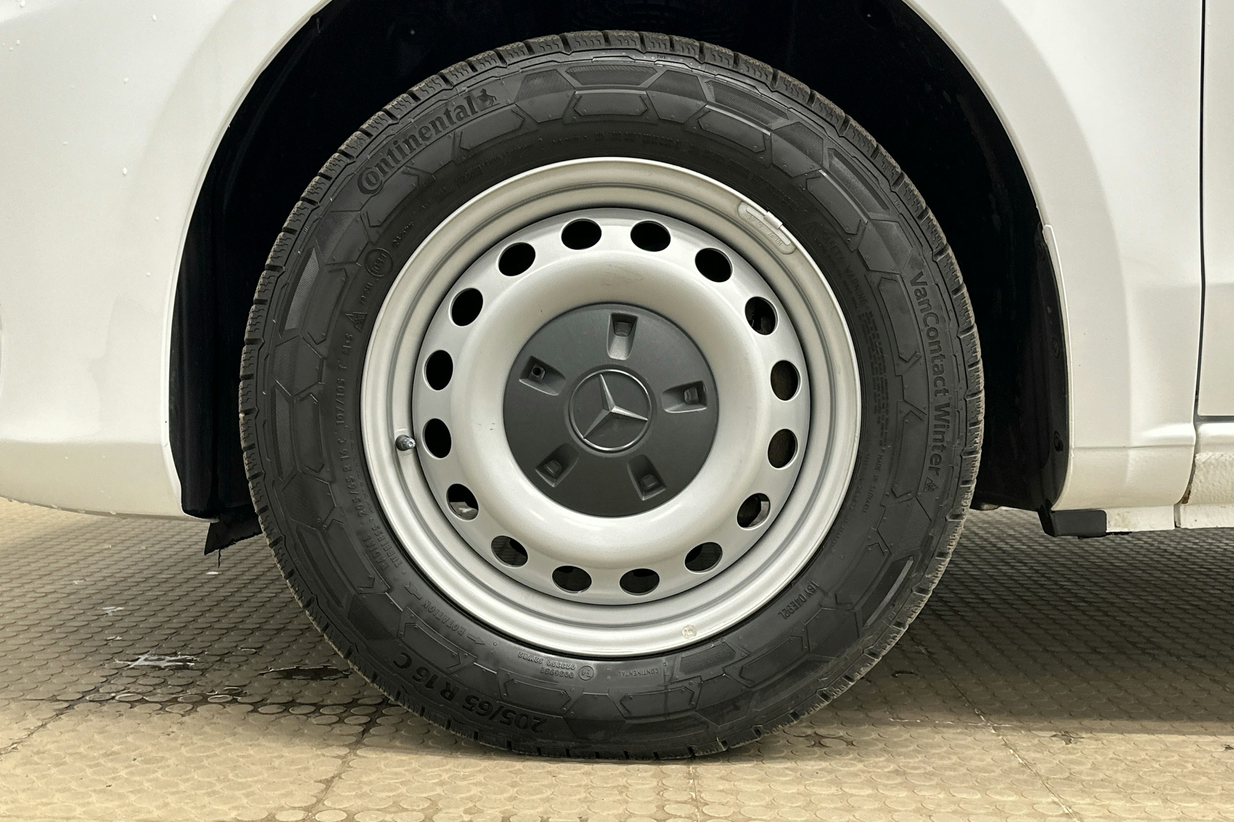 valkoinen Mercedes-Benz Vito 2021 kuva 9.