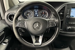 valkoinen Mercedes-Benz Vito 2021 kuva 11.