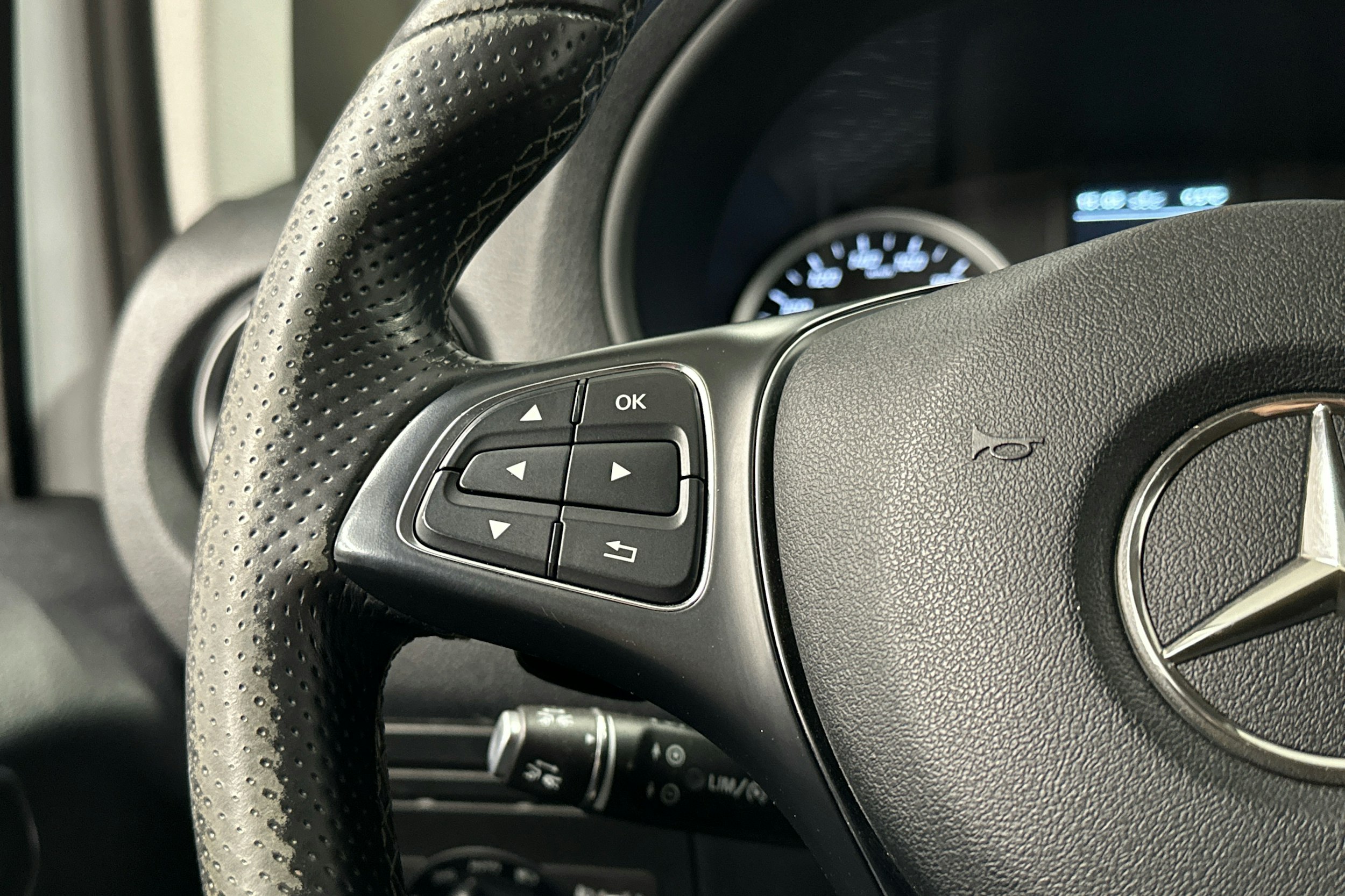 valkoinen Mercedes-Benz Vito 2021 kuva 12.