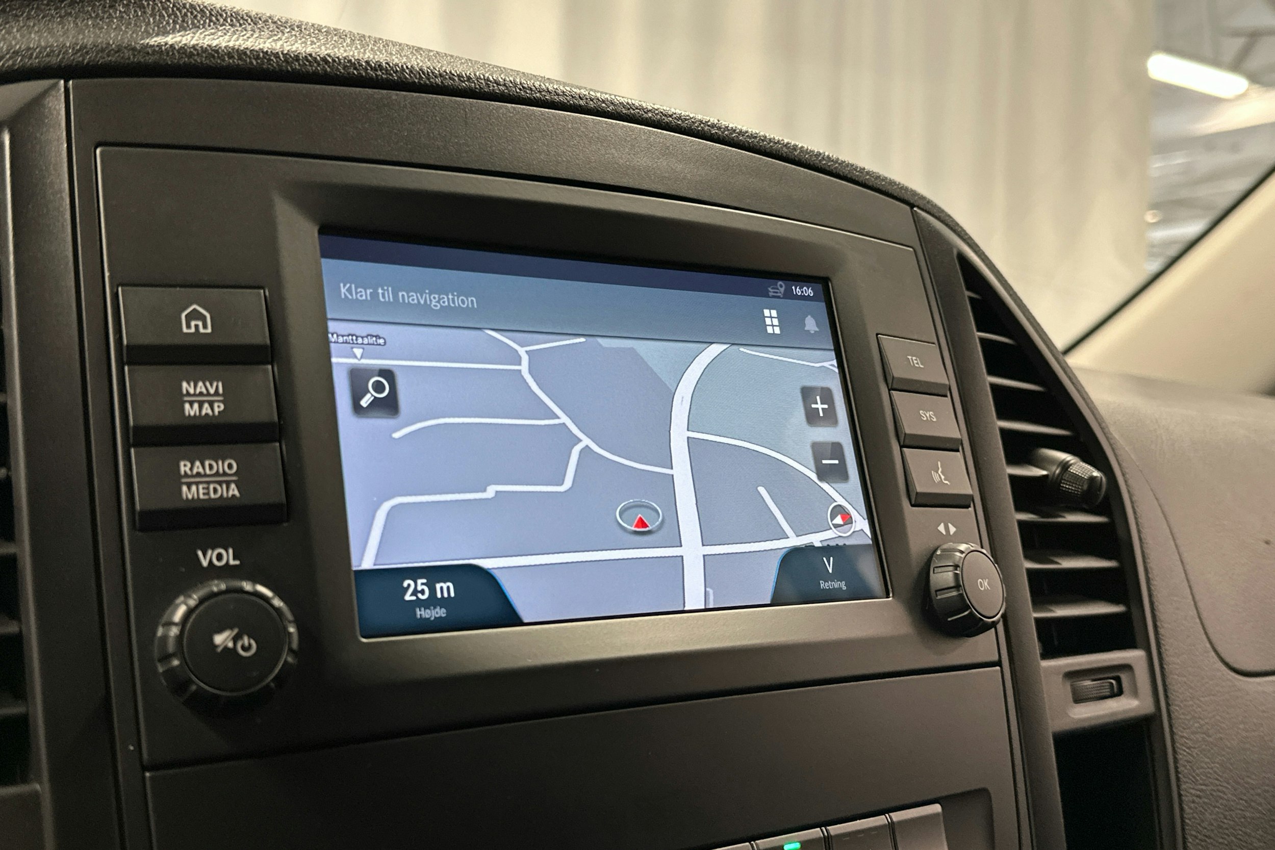 valkoinen Mercedes-Benz Vito 2021 kuva 16.