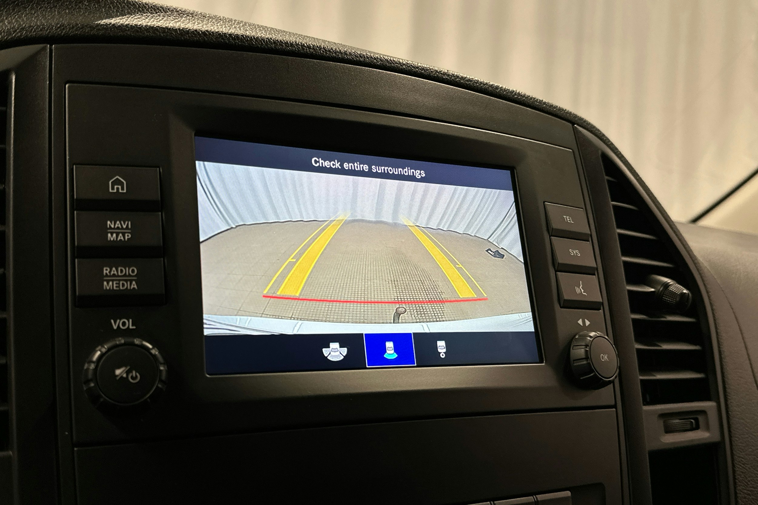 valkoinen Mercedes-Benz Vito 2021 kuva 18.