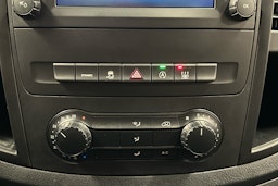 valkoinen Mercedes-Benz Vito 2021 kuva 19.
