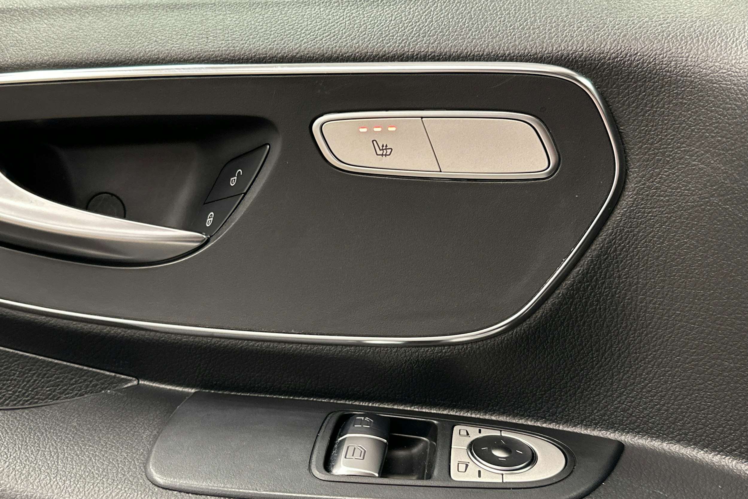 valkoinen Mercedes-Benz Vito 2021 kuva 20.