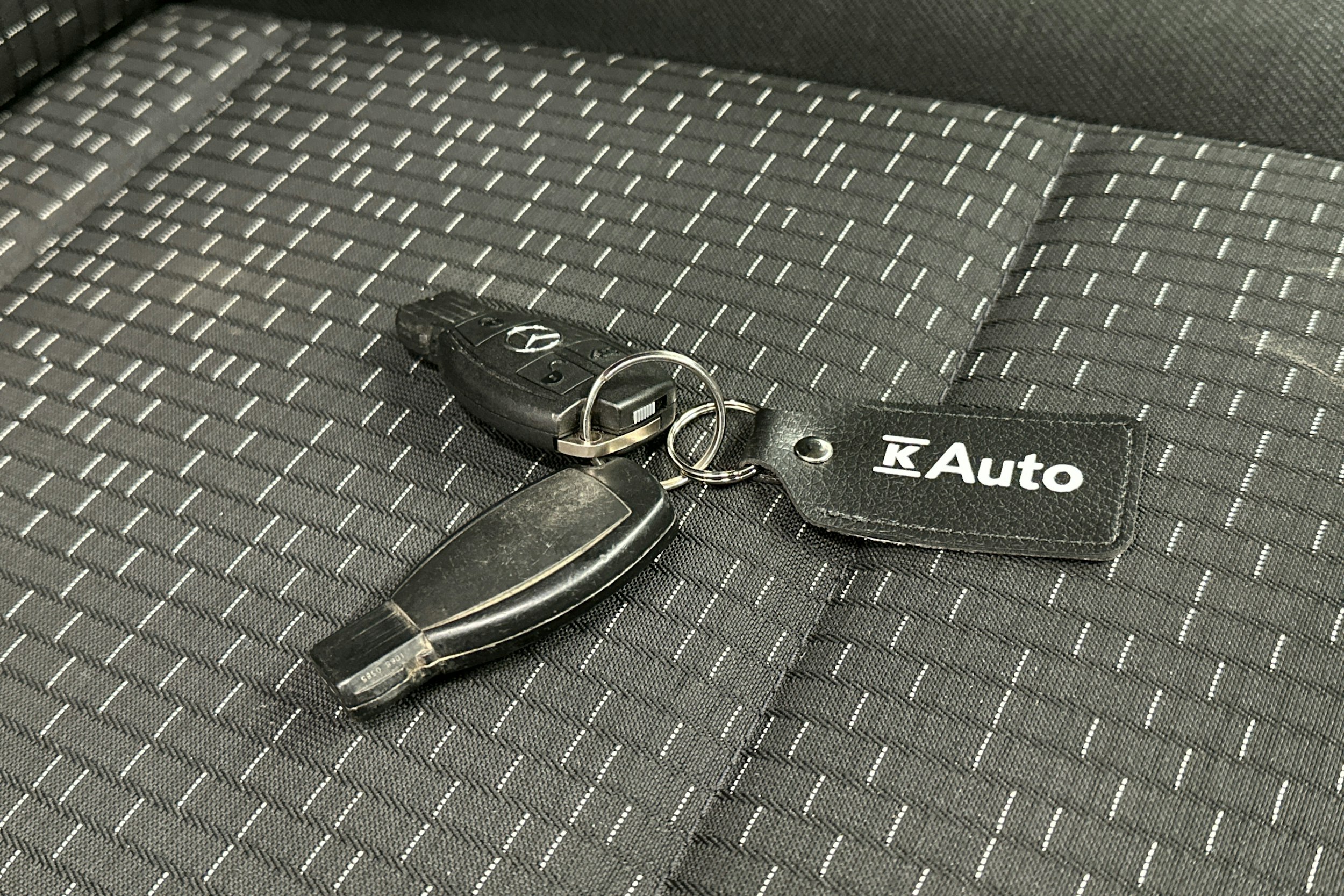 valkoinen Mercedes-Benz Vito 2021 kuva 23.