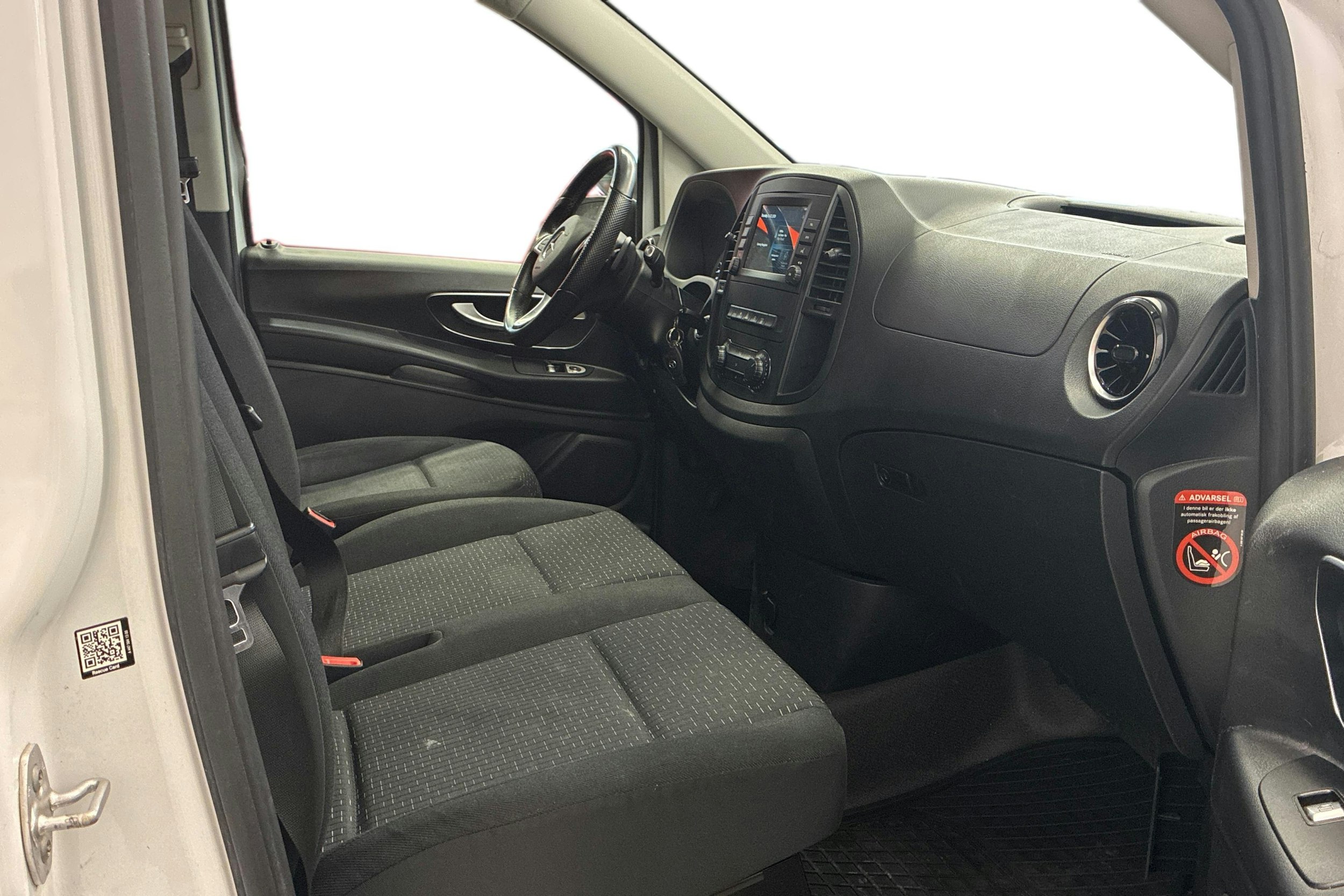 valkoinen Mercedes-Benz Vito 2021 kuva 11.