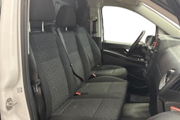 valkoinen Mercedes-Benz Vito 2021 kuva 12.