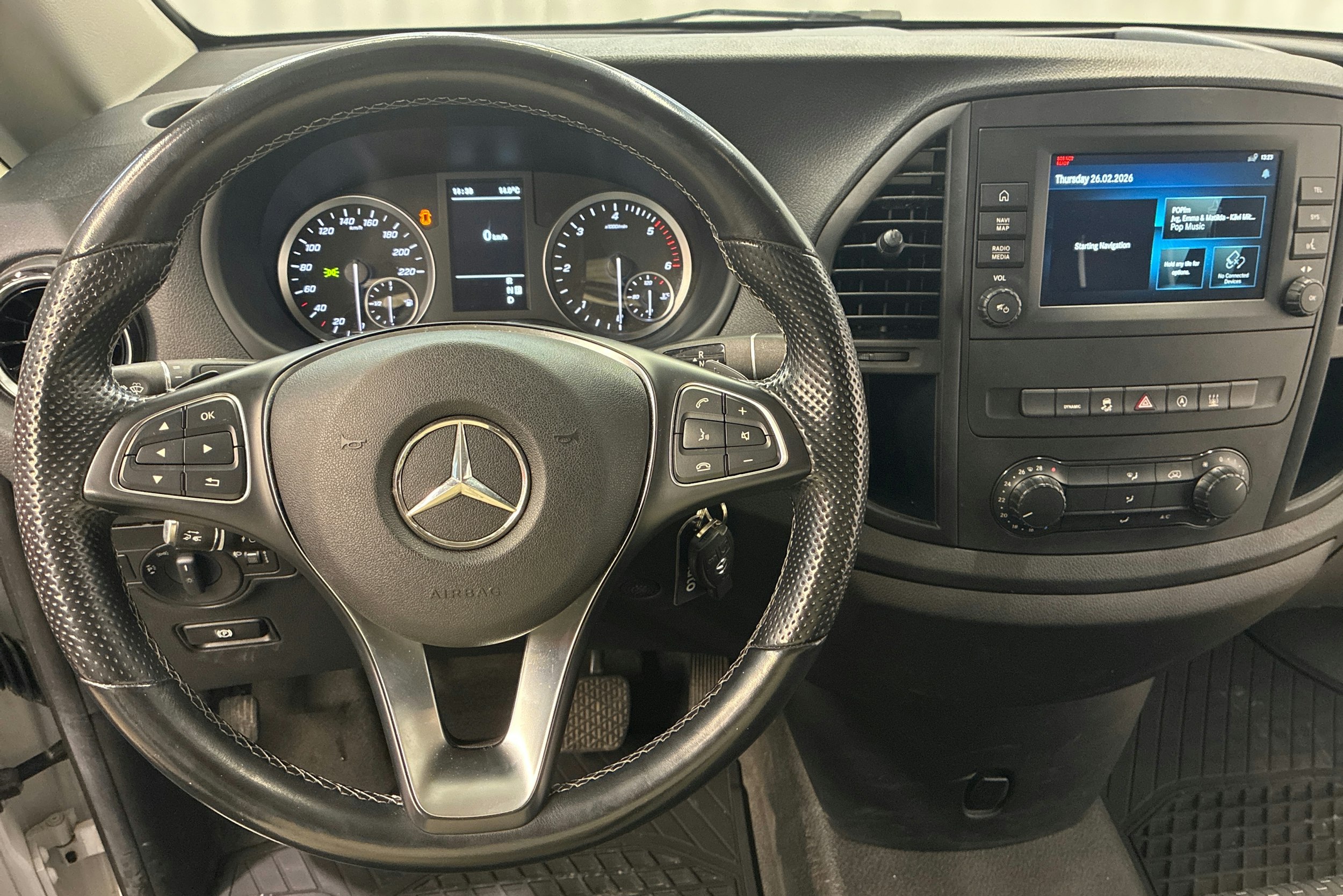 valkoinen Mercedes-Benz Vito 2021 kuva 13.