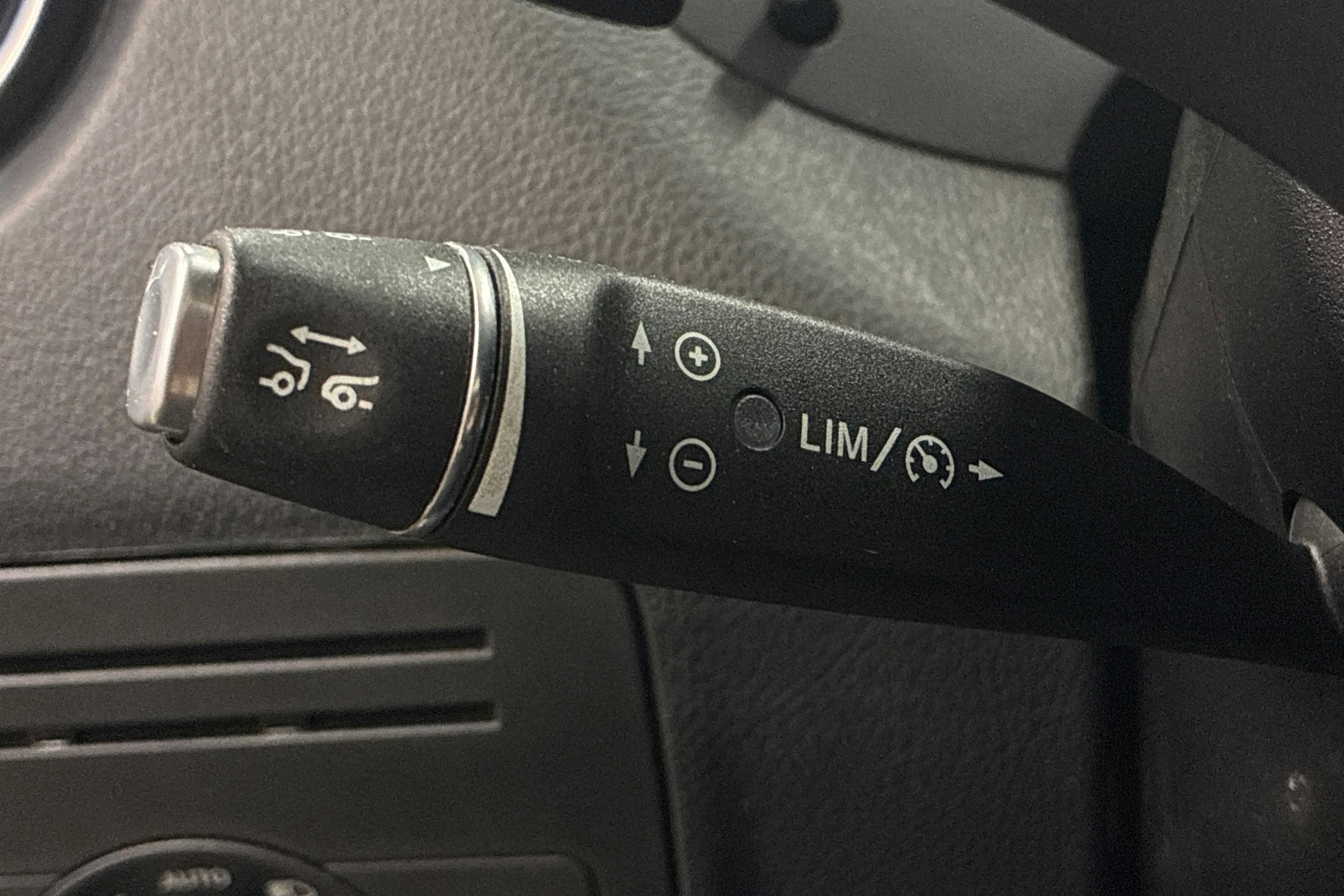 valkoinen Mercedes-Benz Vito 2021 kuva 18.