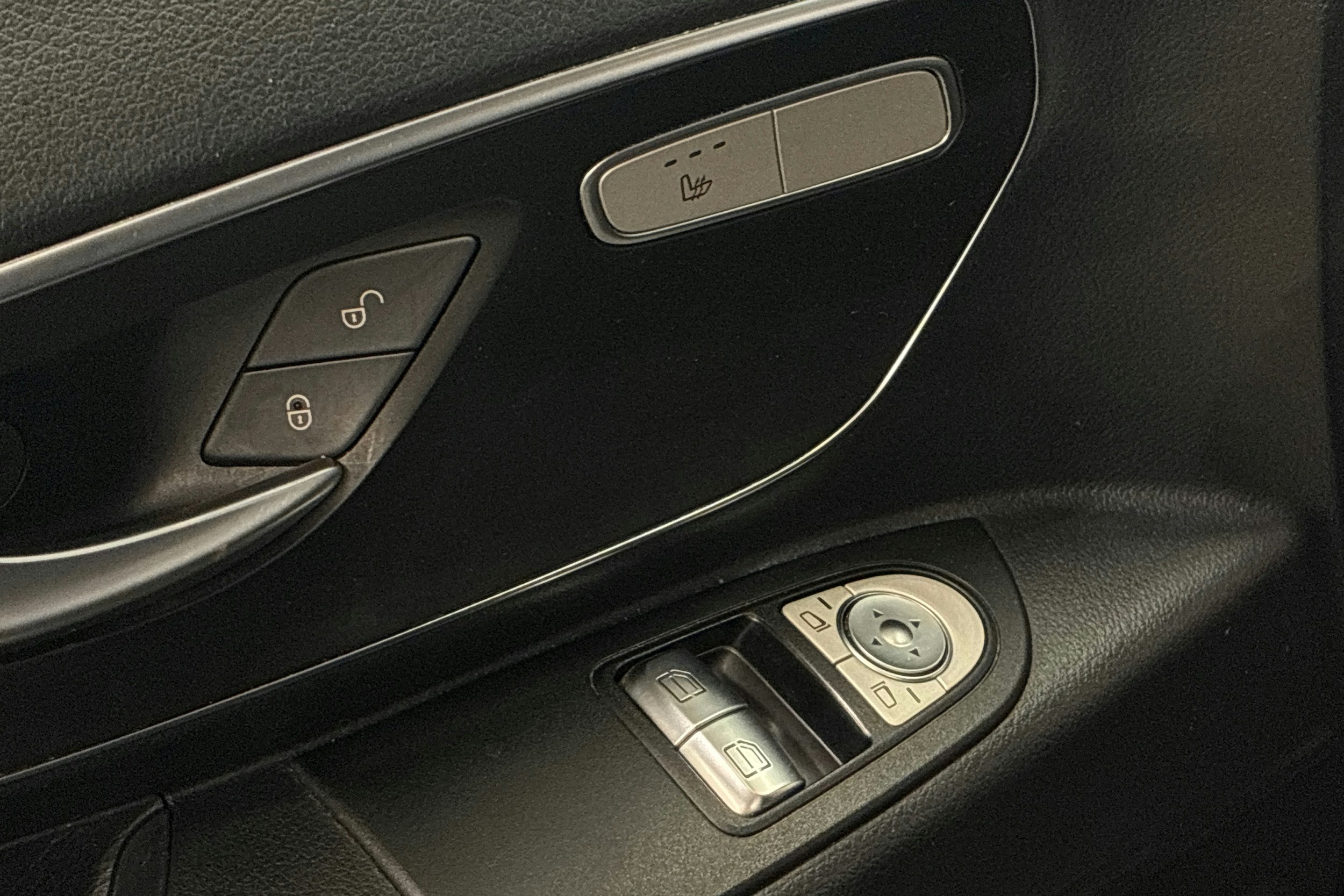 valkoinen Mercedes-Benz Vito 2021 kuva 20.