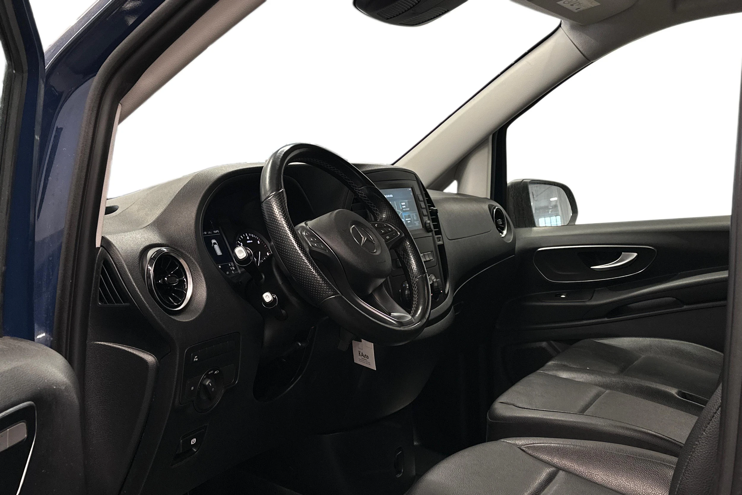 sininen Mercedes-Benz Vito 2021 kuva 3.