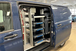 sininen Mercedes-Benz Vito 2021 kuva 4.