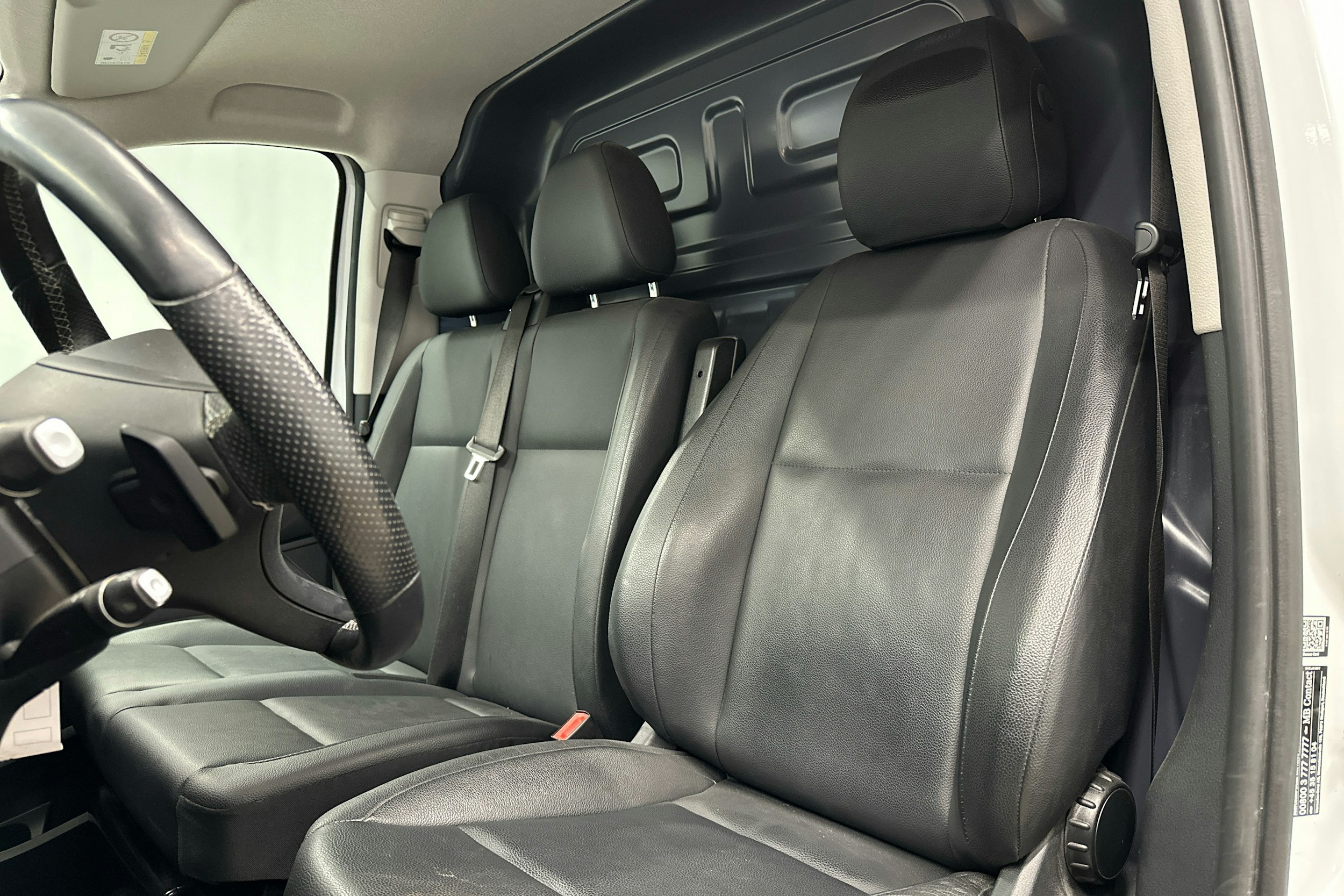 valkoinen Mercedes-Benz Vito 2021 kuva 6.
