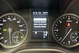 valkoinen Mercedes-Benz Vito 2021 kuva 15.
