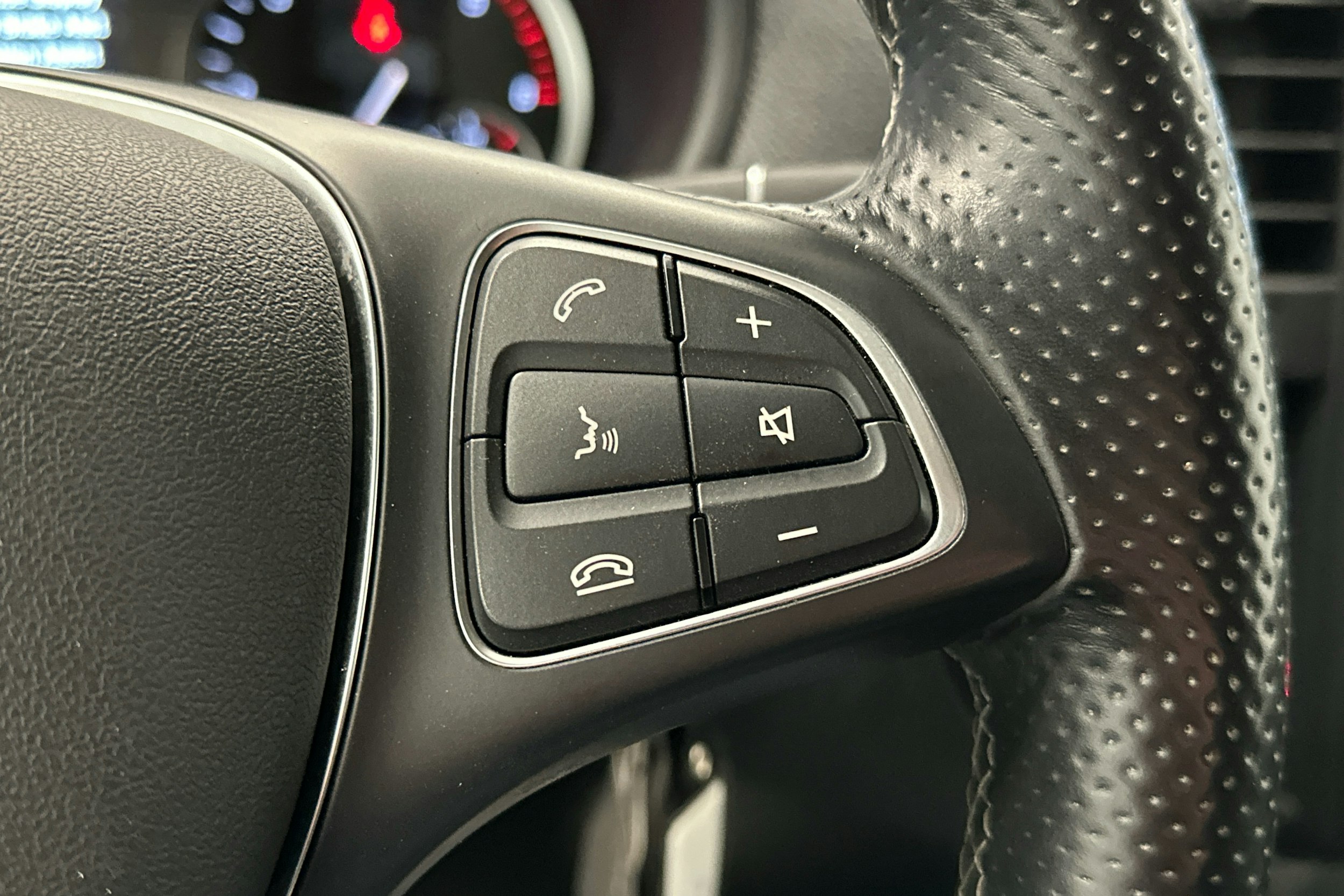 valkoinen Mercedes-Benz Vito 2021 kuva 17.