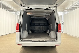 valkoinen Mercedes-Benz Vito 2021 kuva 20.