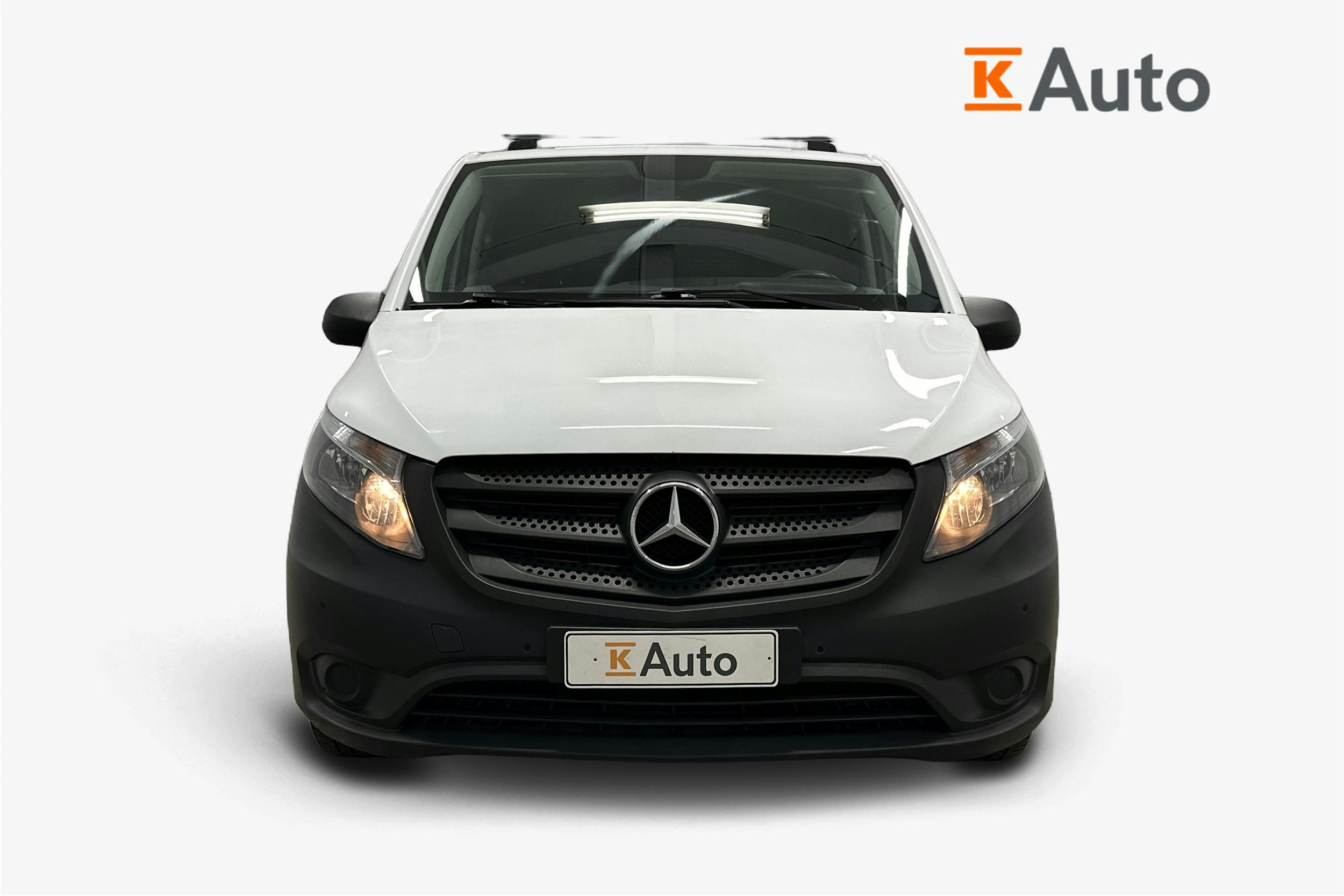 valkoinen Mercedes-Benz Vito 2021 kuva 4.
