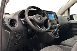 valkoinen Mercedes-Benz Vito 2021 kuva 6.