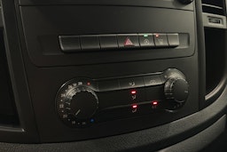 valkoinen Mercedes-Benz Vito 2021 kuva 14.