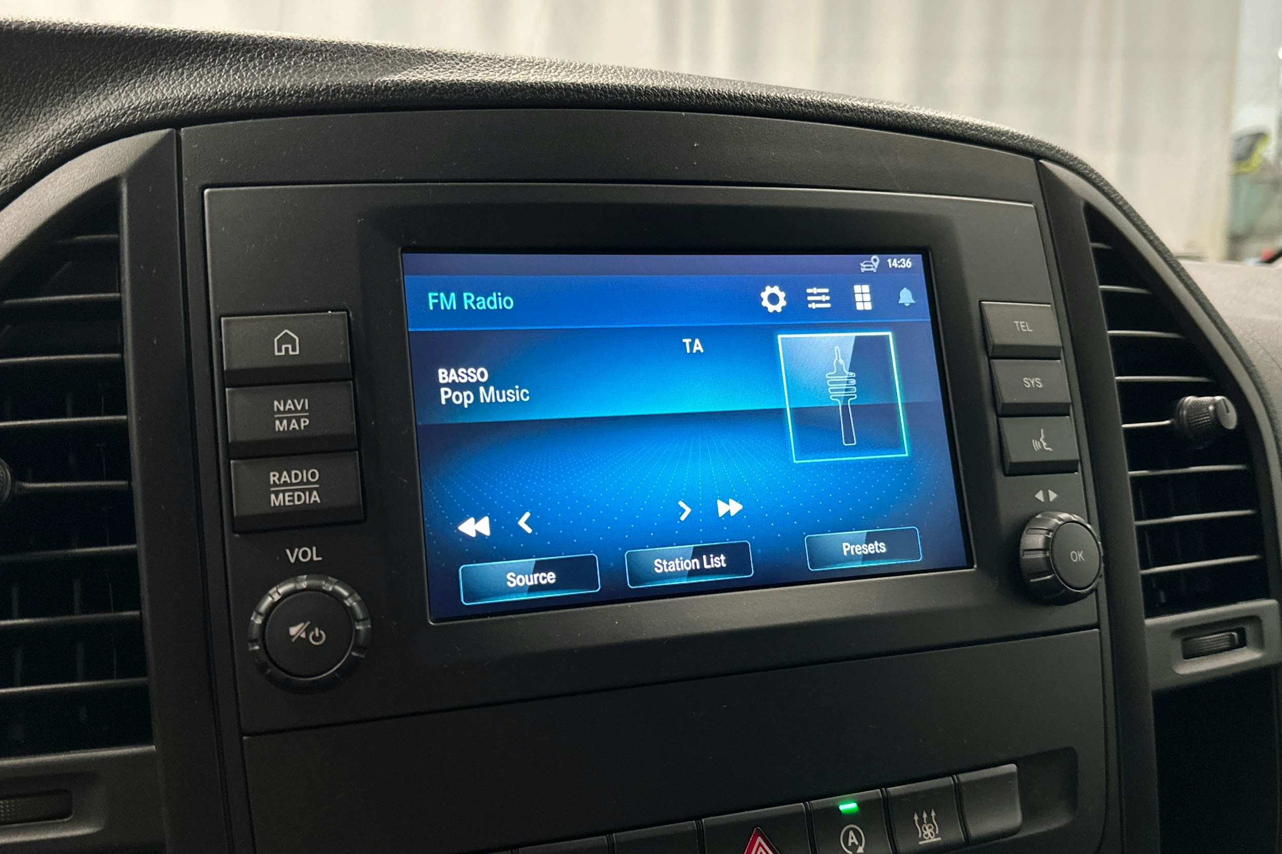 valkoinen Mercedes-Benz Vito 2021 kuva 15.