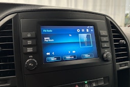 valkoinen Mercedes-Benz Vito 2021 kuva 15.