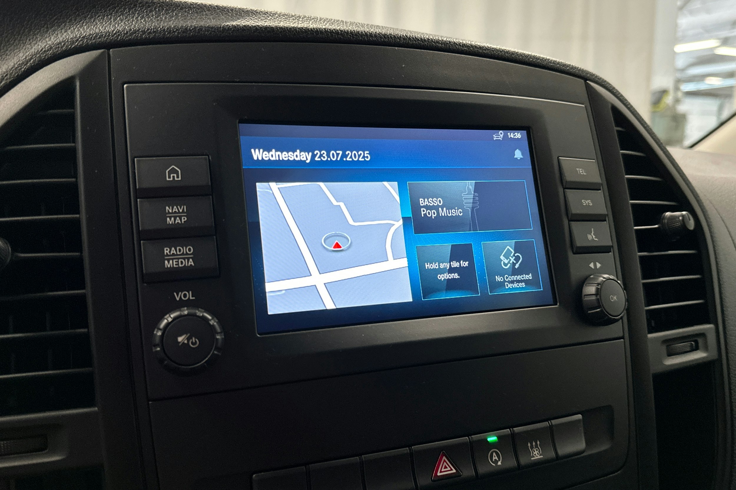 valkoinen Mercedes-Benz Vito 2021 kuva 16.
